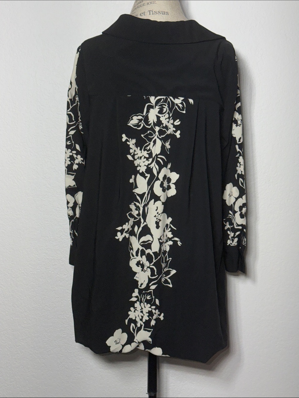 Zara Black Dress with Subtle Texture - Picture 4 of 5